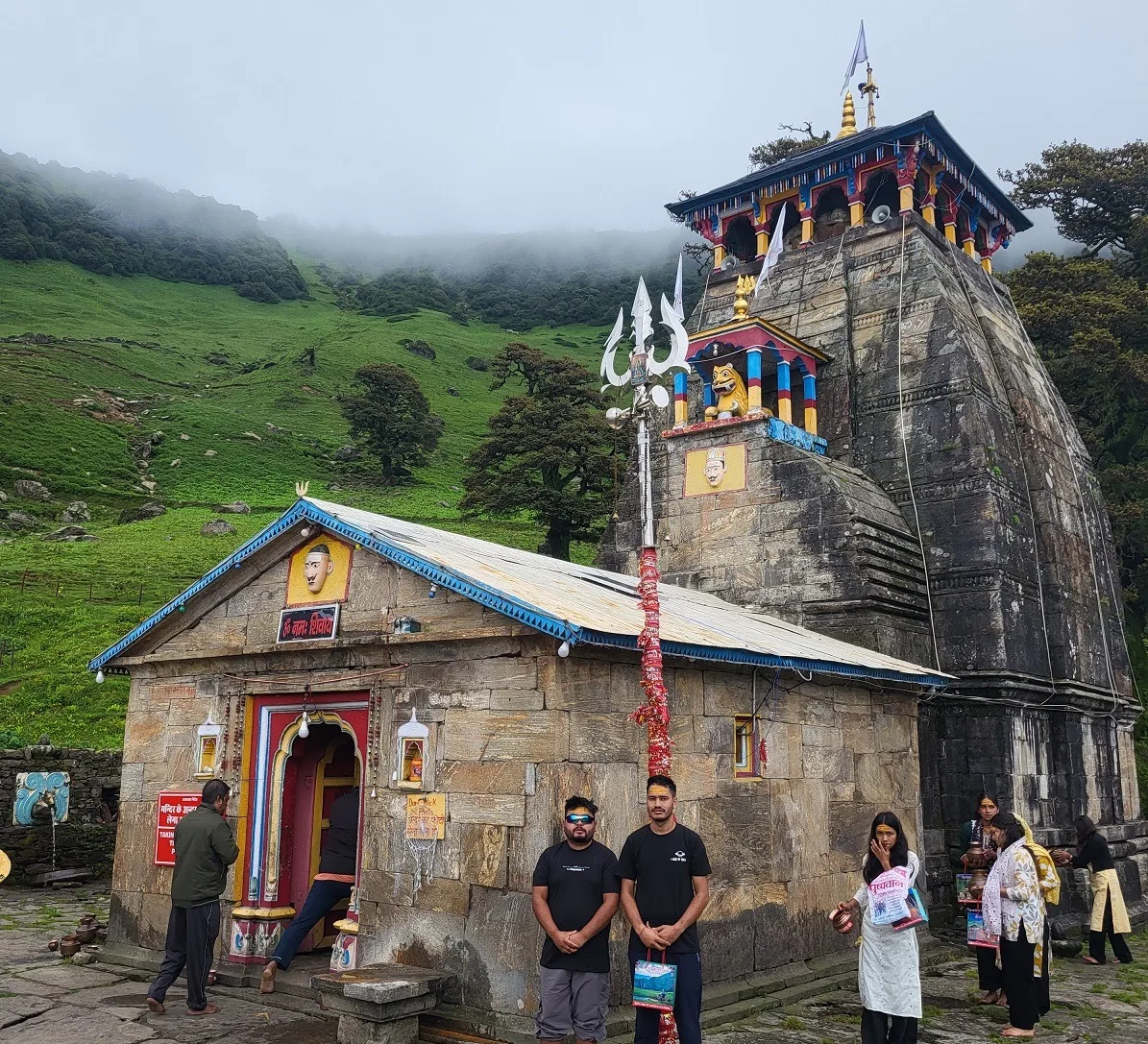 Devotees offering prayers at Madmaheshwar Temple Uttarakhand