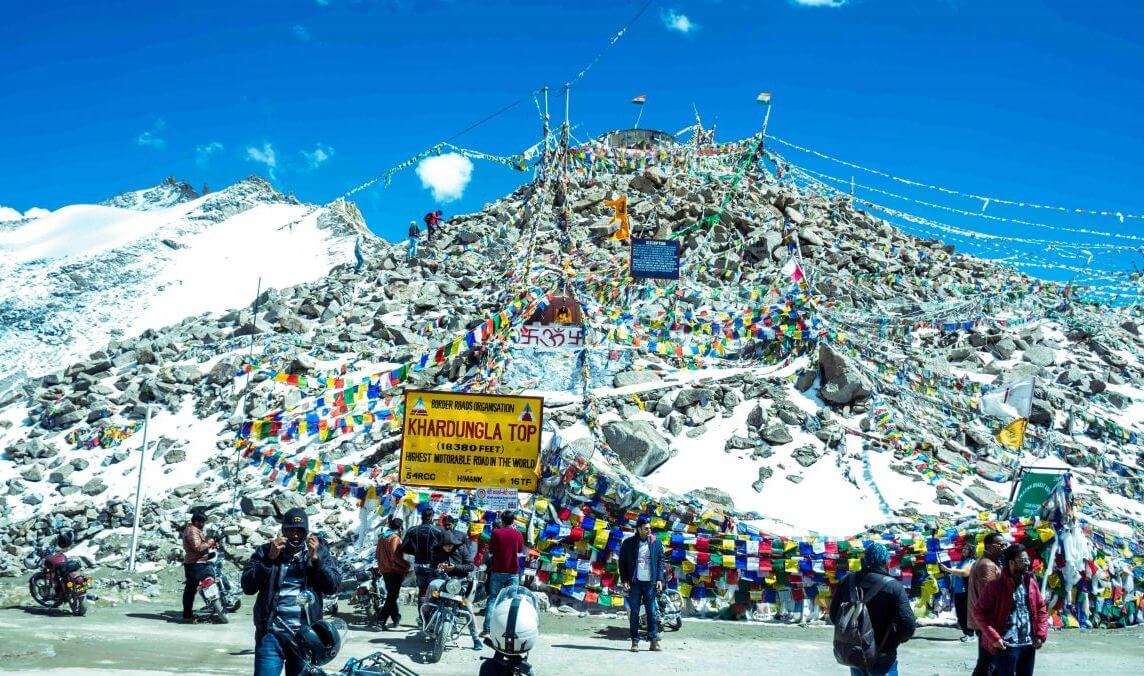 Khardung La Pass leh ladakh